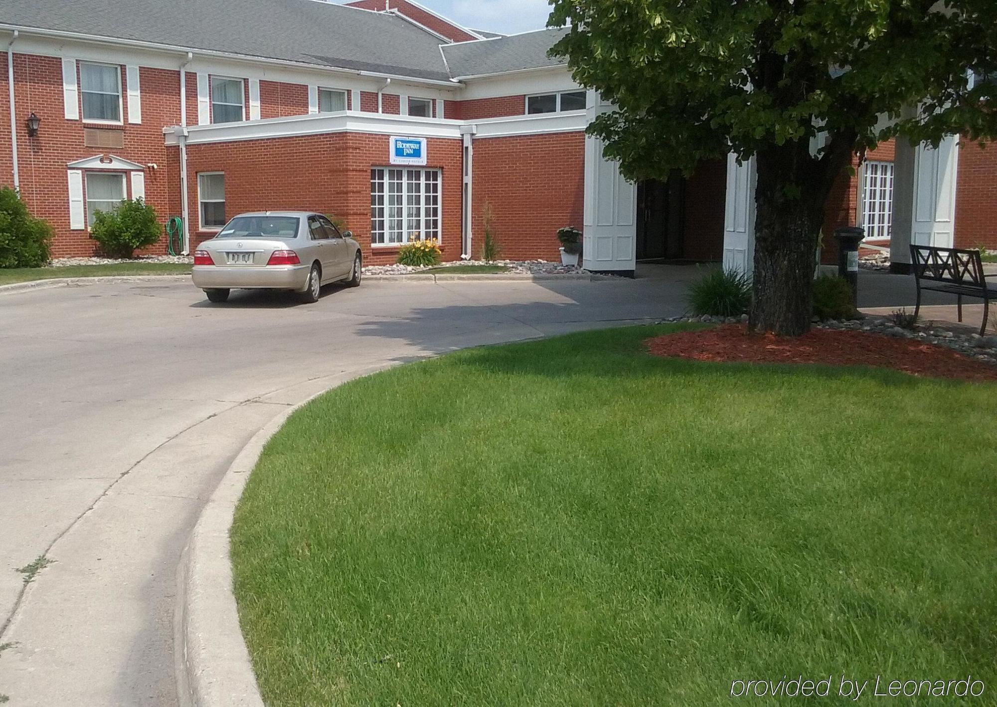 Rodeway Inn Columbia Mall Loop Grand Forks Extérieur photo